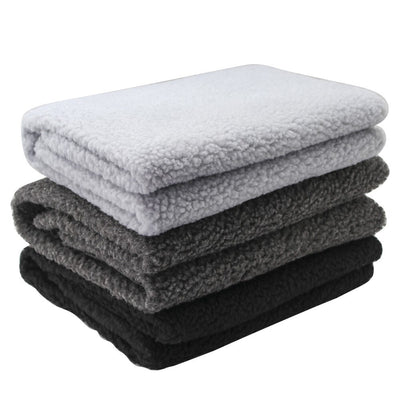 Soft & Warm Fleece Blanket for Dogs, Cats, Puppies and Kittens
